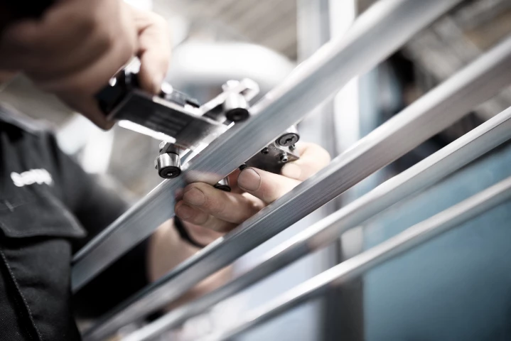 Contrôle qualité des profilés aluminium